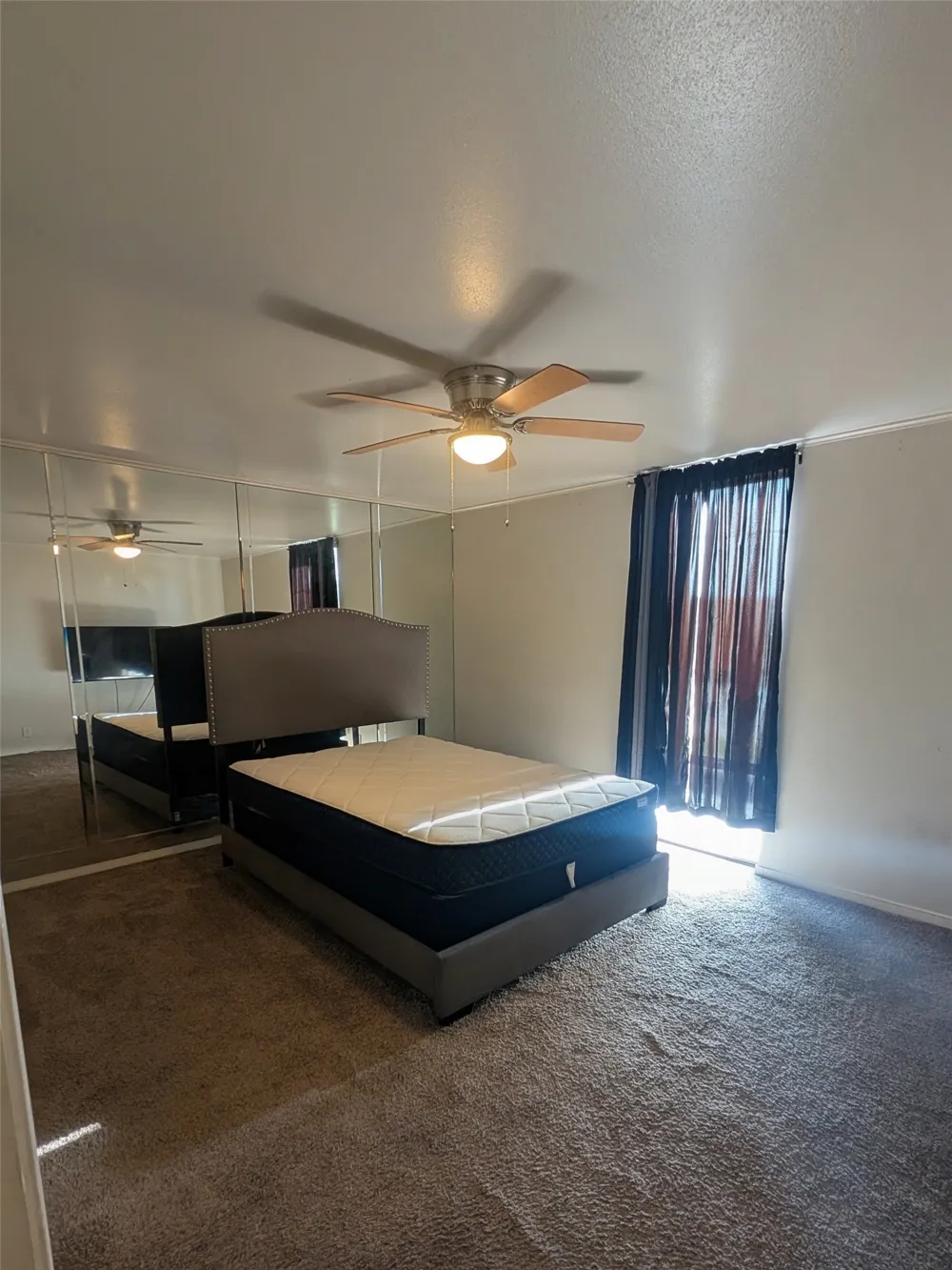 556 E Avenue J #B Grand Prairie, TX 75050