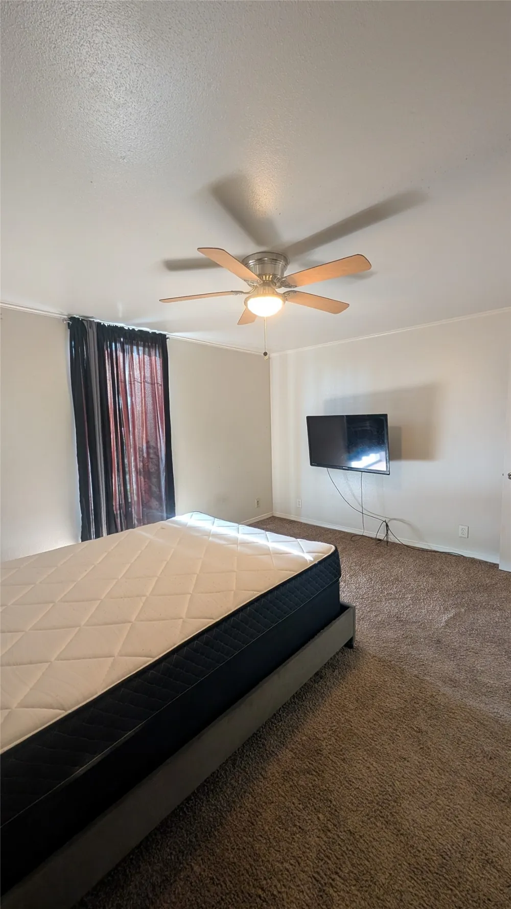 556 E Avenue J #B Grand Prairie, TX 75050