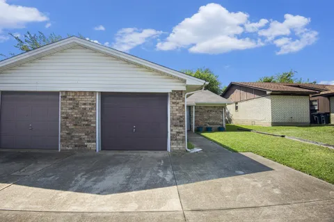 6819 W Cleburne Road