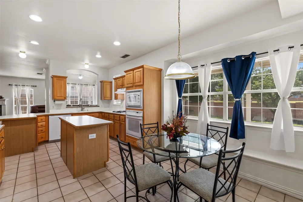 5709 Christy Lane Haltom City, TX 76137