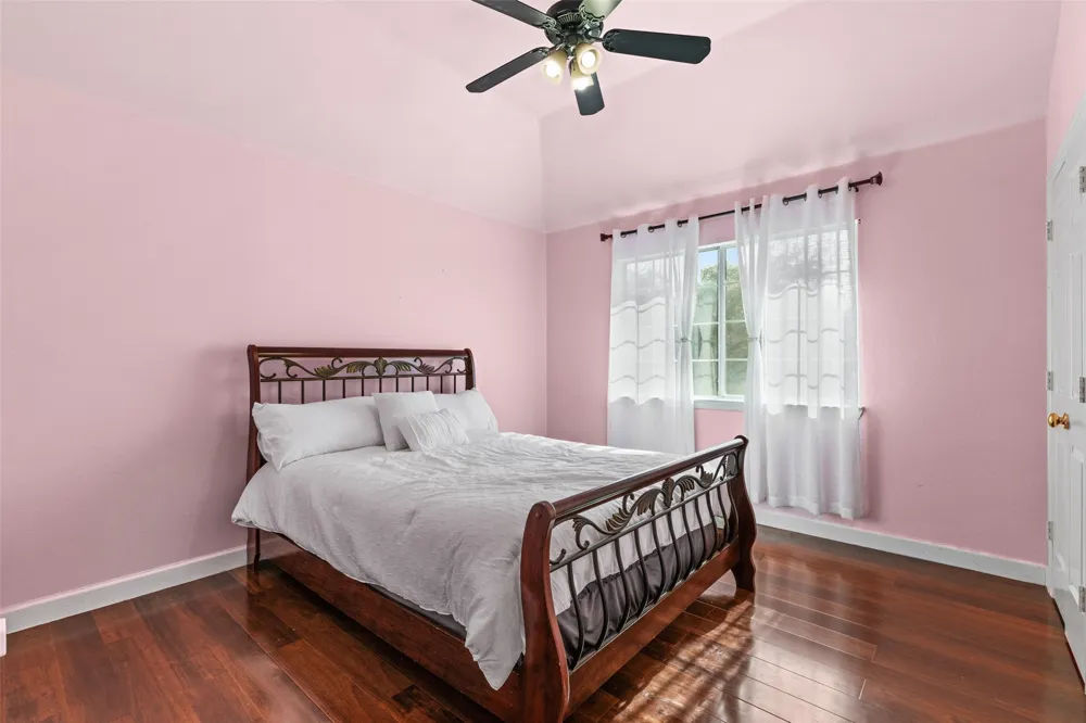 5709 Christy Lane Haltom City, TX 76137