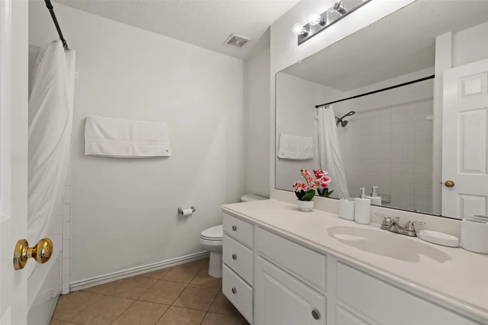 5709 Christy Lane Haltom City, TX 76137