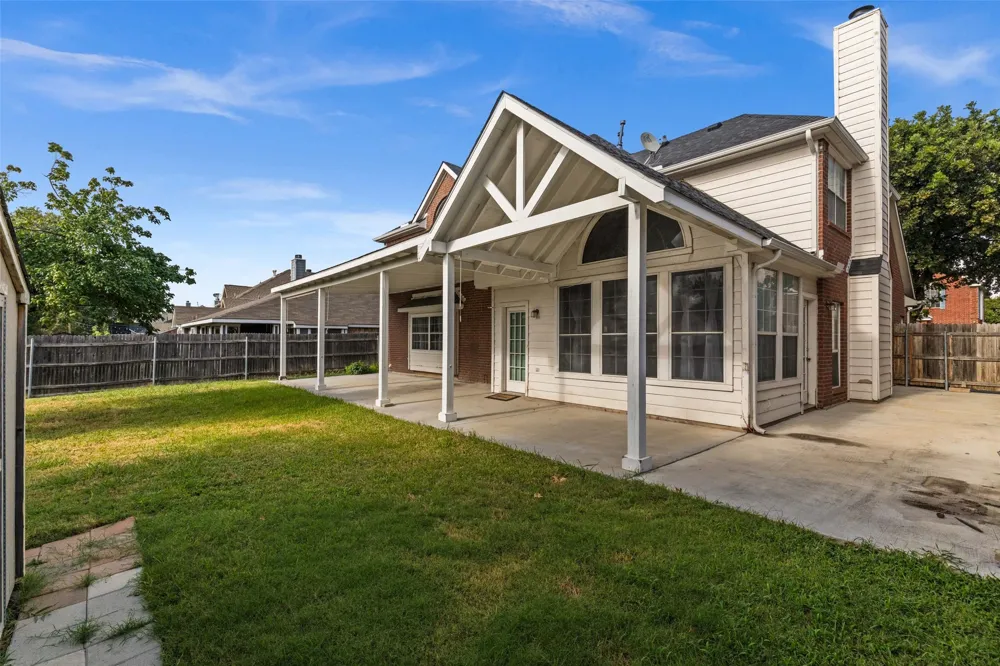5709 Christy Lane Haltom City, TX 76137