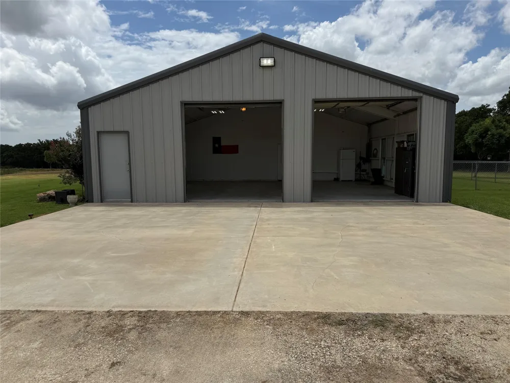 1809 Carminati Road Montague, TX 76251