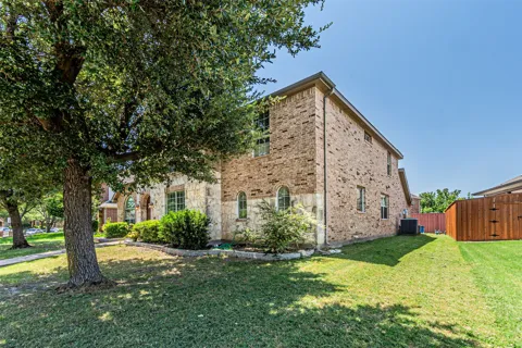 6801 Amesbury Lane