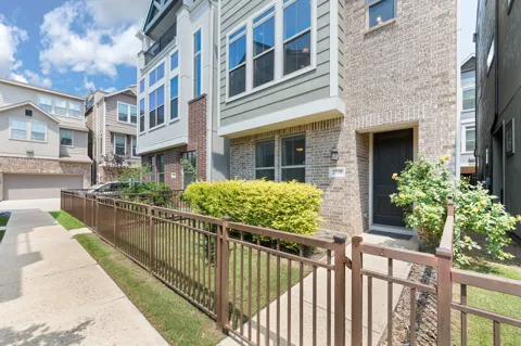 2739 Flowering Peach Lane