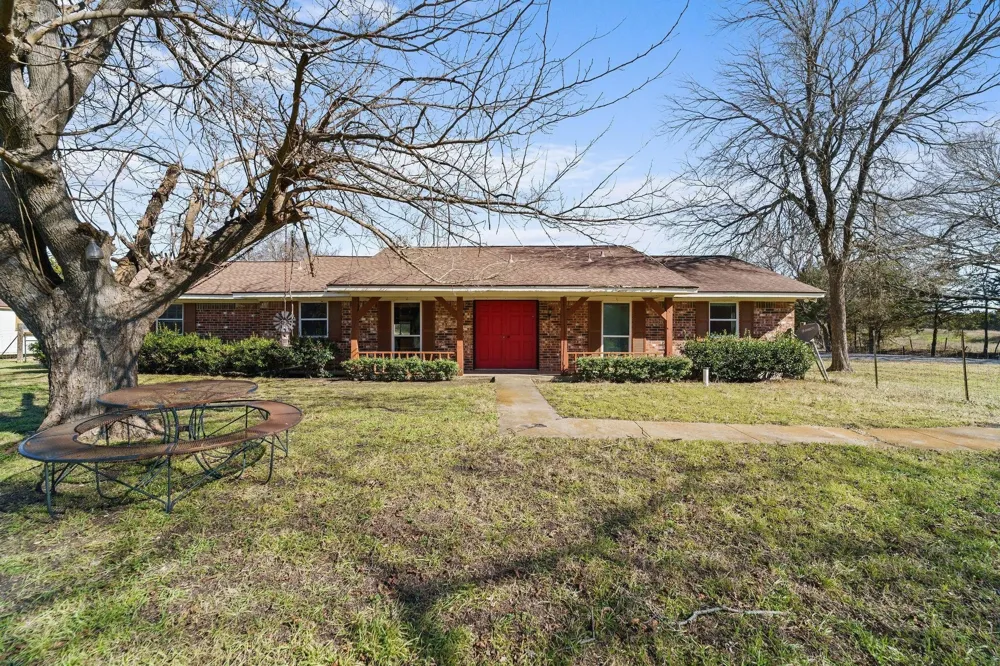1006 S Clark Road Cedar Hill, TX 75104