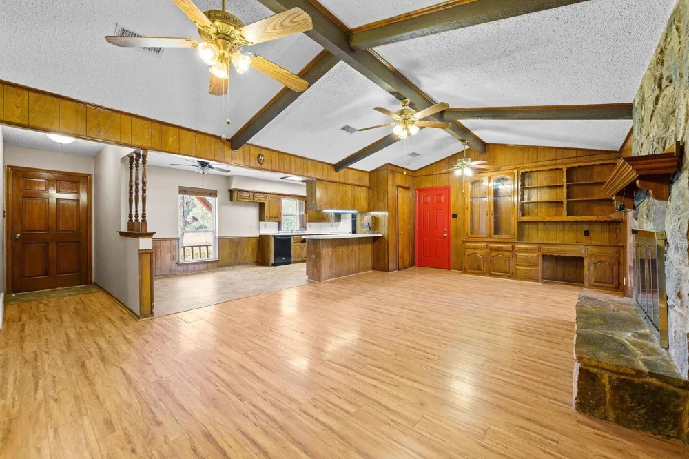 1006 S Clark Road Cedar Hill, TX 75104