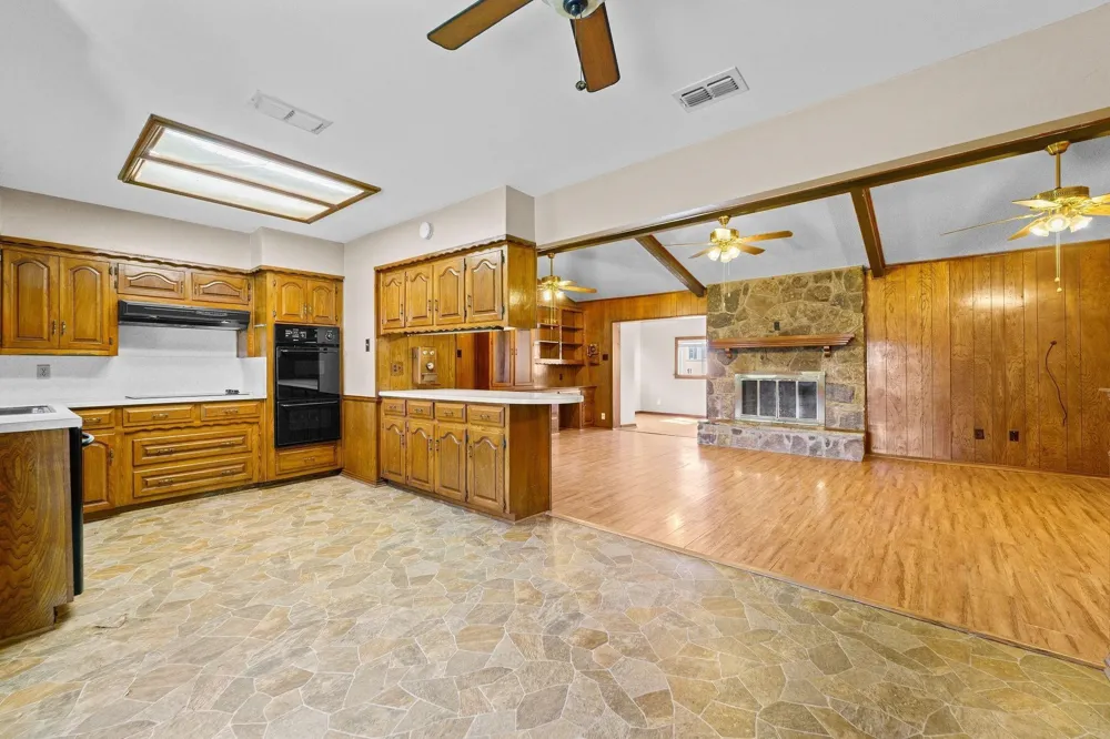 1006 S Clark Road Cedar Hill, TX 75104