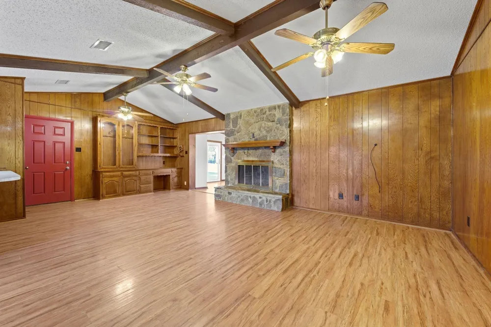 1006 S Clark Road Cedar Hill, TX 75104