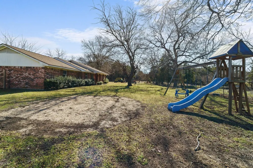 1006 S Clark Road Cedar Hill, TX 75104