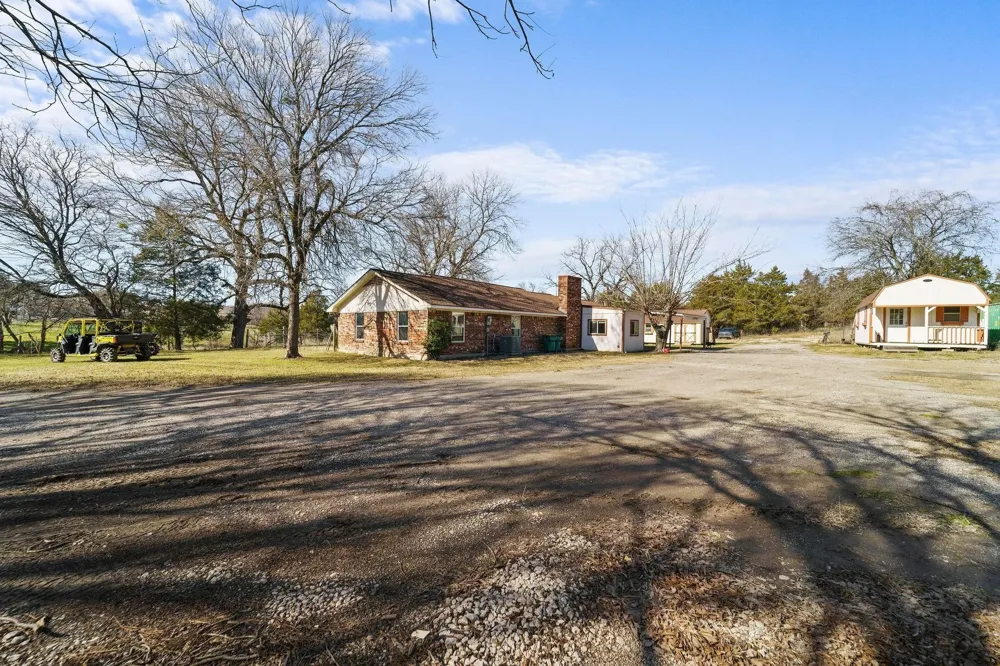 1006 S Clark Road Cedar Hill, TX 75104