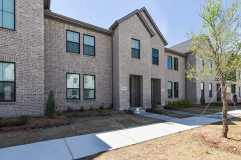 2805 Jacaranda Drive