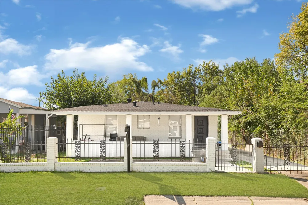10526 Palestine Street Jacinto City, TX 77029