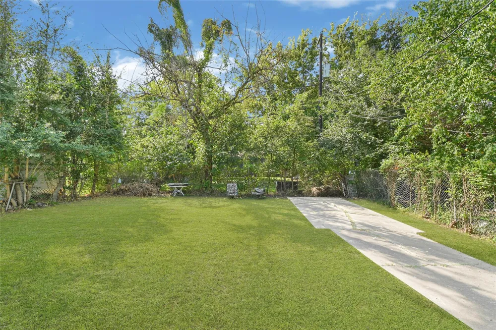 10526 Palestine Street Jacinto City, TX 77029