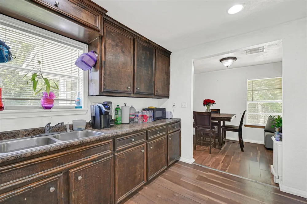10526 Palestine Street Jacinto City, TX 77029