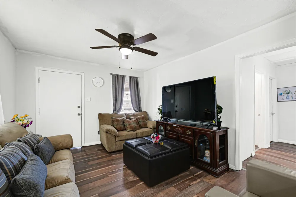 10526 Palestine Street Jacinto City, TX 77029