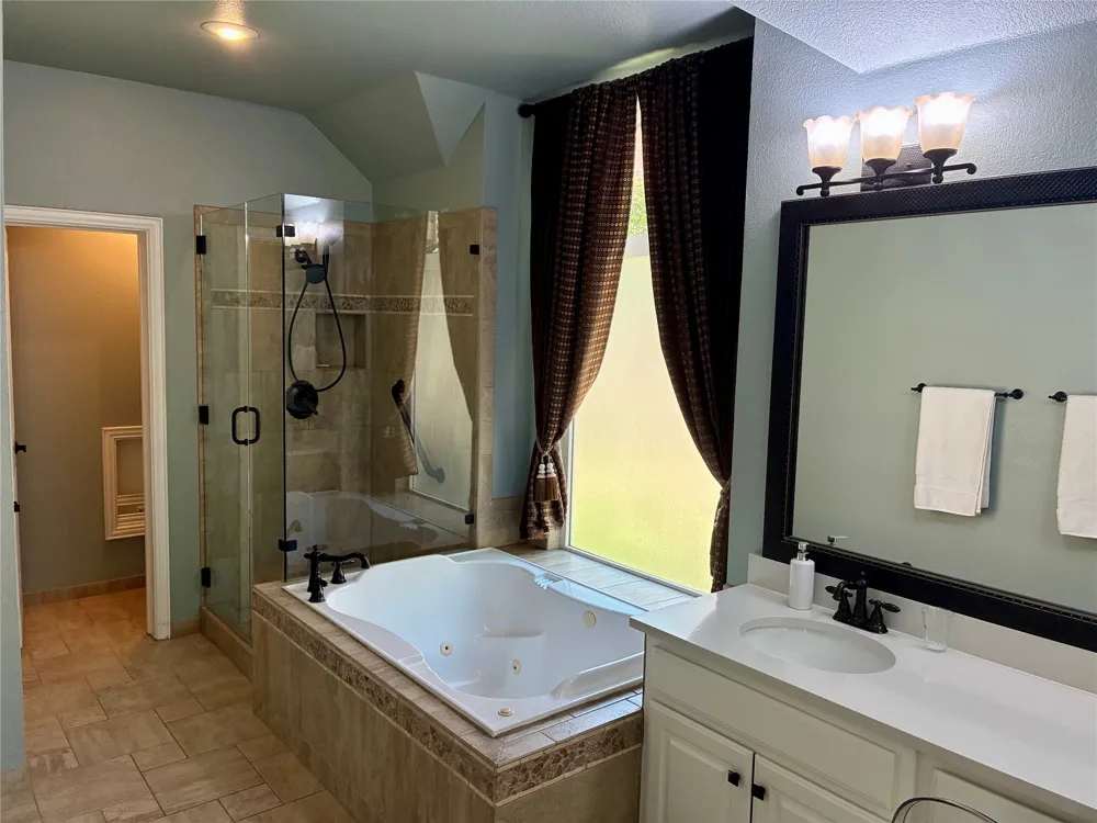 718 Ashleigh Lane Southlake, TX 76092