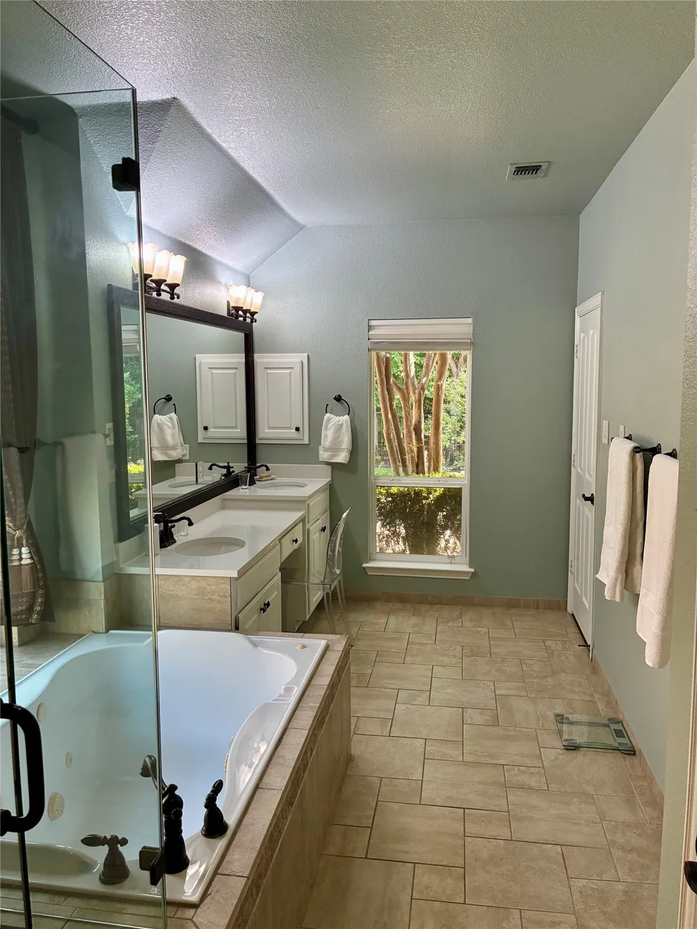 718 Ashleigh Lane Southlake, TX 76092