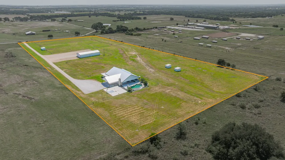 385 Private Road 1733 Stephenville, TX 76401
