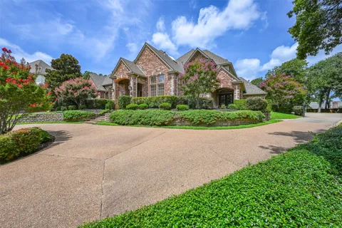 2300 Woodmoor Lane