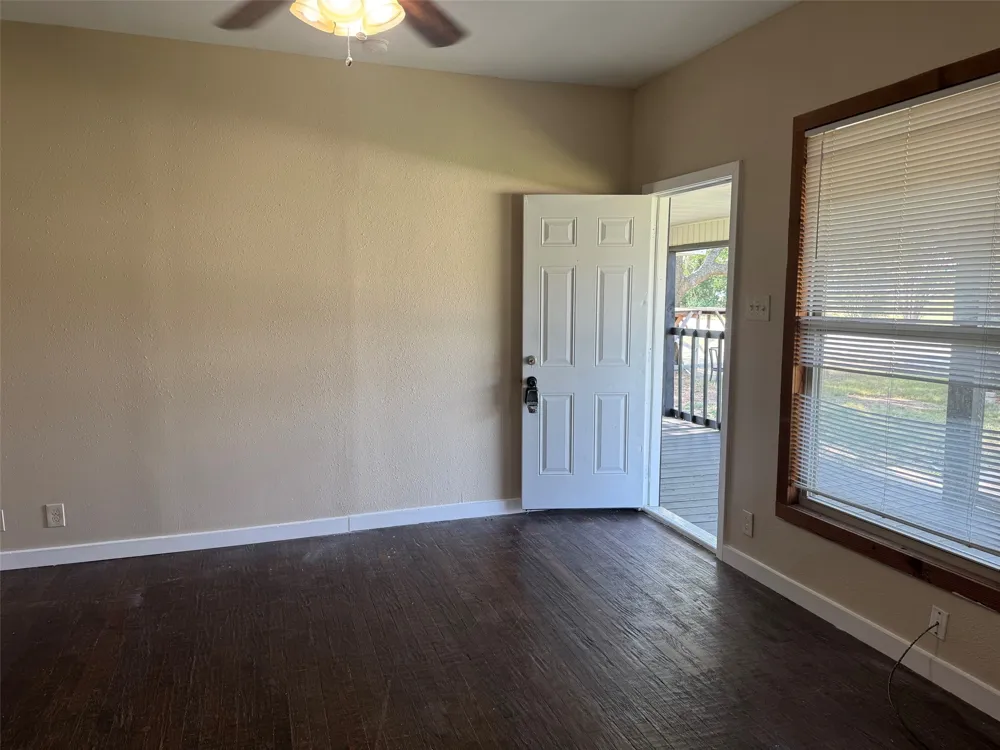 323 E Lloyd Street Krum, TX 76249