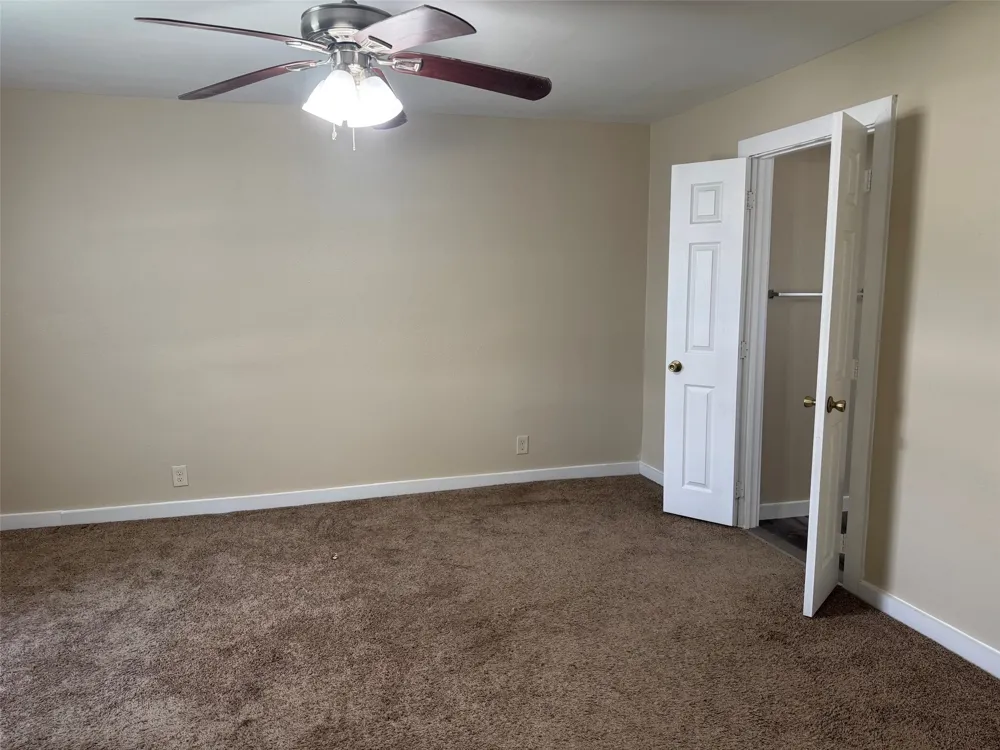 323 E Lloyd Street Krum, TX 76249