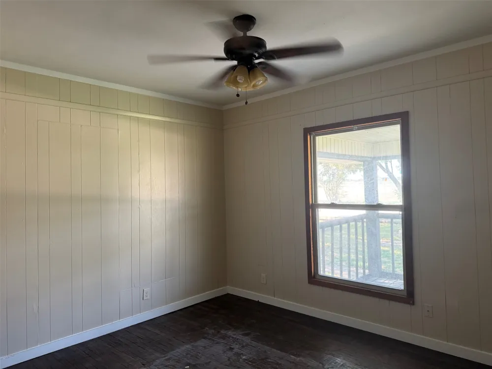 323 E Lloyd Street Krum, TX 76249