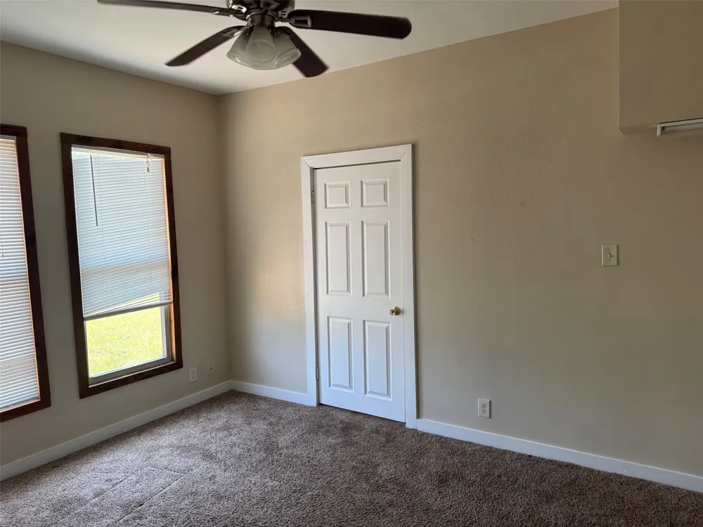 323 E Lloyd Street Krum, TX 76249