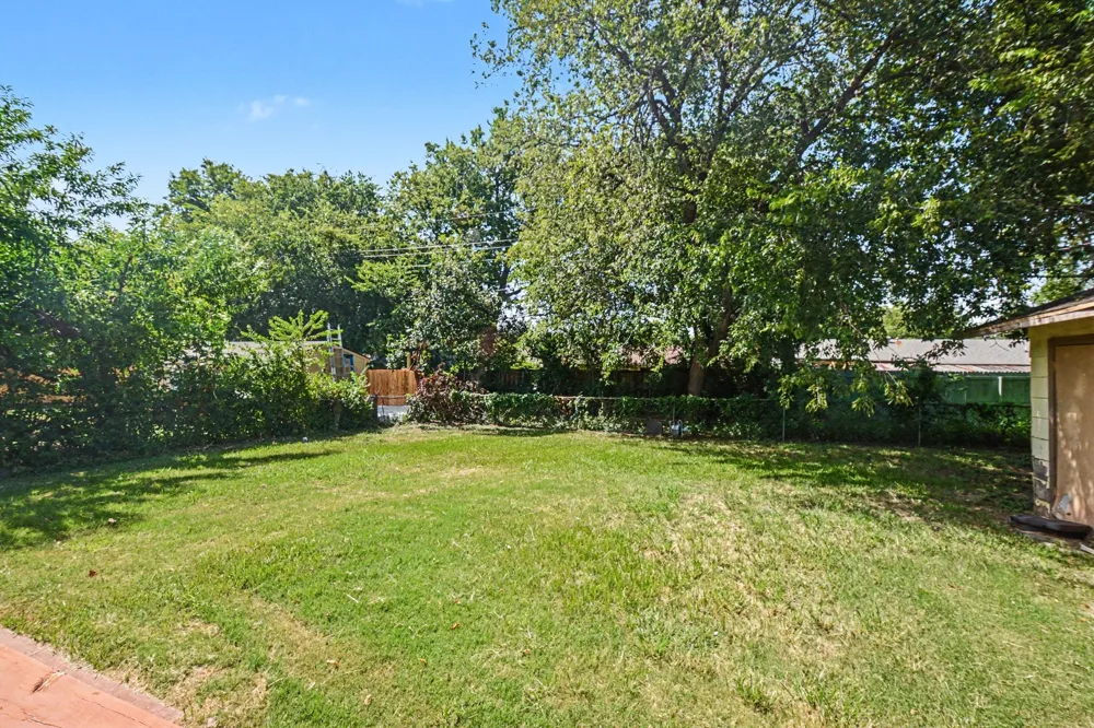 2520 Collingwood Drive Farmers Branch, TX 75234