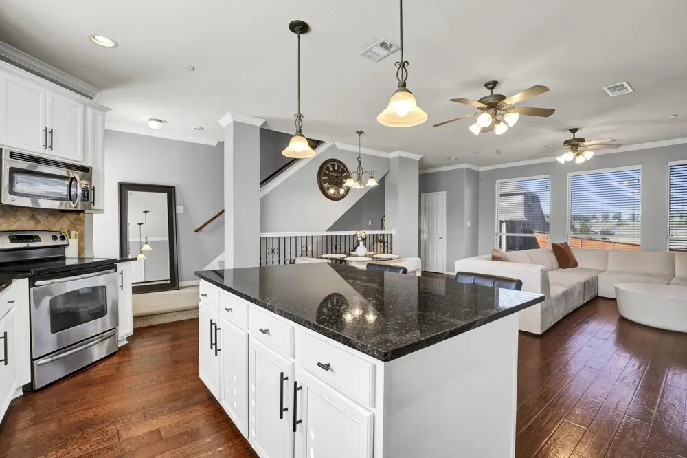 2700 Club Ridge Drive #8 Lewisville, TX 75067