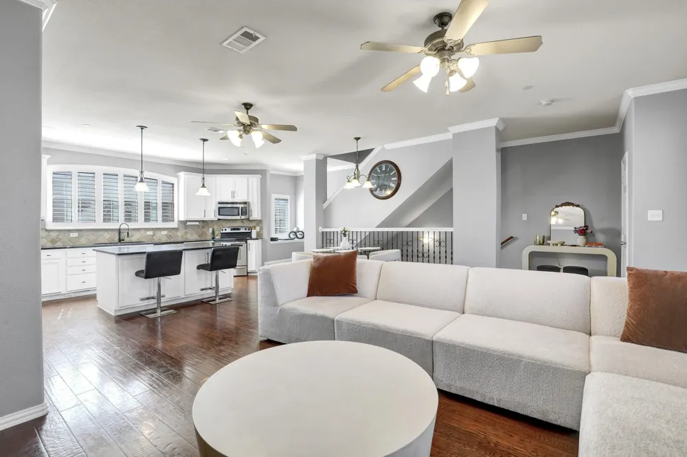 2700 Club Ridge Drive #8 Lewisville, TX 75067