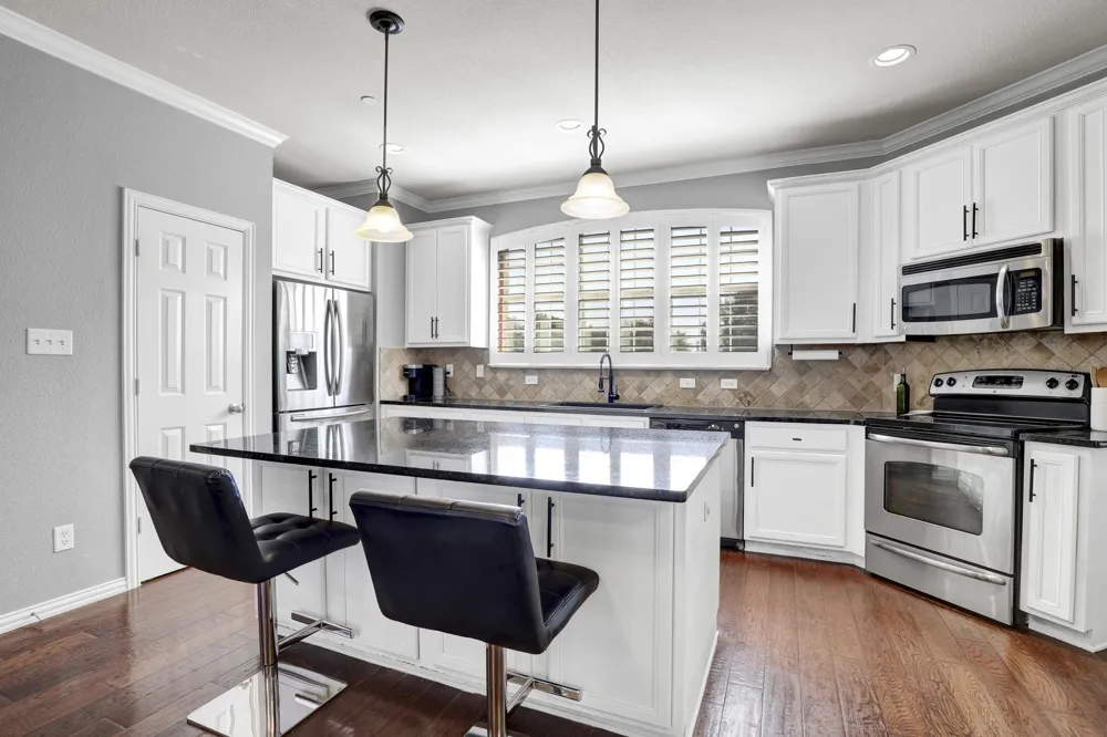 2700 Club Ridge Drive #8 Lewisville, TX 75067