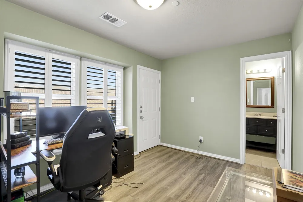 2700 Club Ridge Drive #8 Lewisville, TX 75067