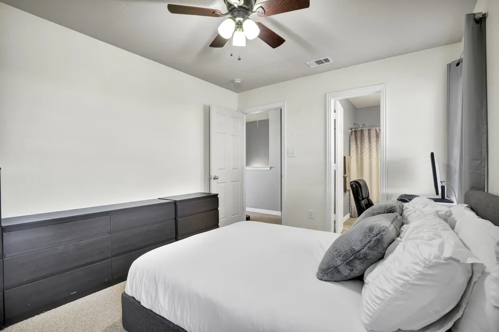 2700 Club Ridge Drive #8 Lewisville, TX 75067