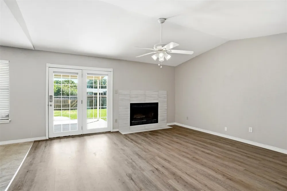 6516 Storm Drive Watauga, TX 76148
