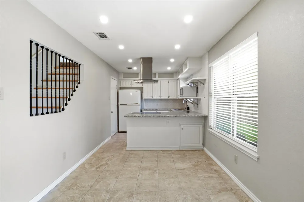 6516 Storm Drive Watauga, TX 76148