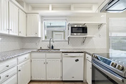 6516 Storm Drive