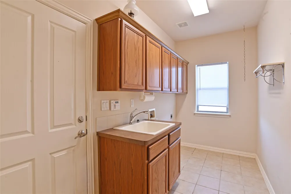 10016 Edmondson Drive Denton, TX 76207