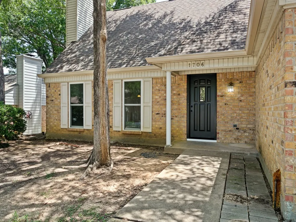1706 Acorn Drive Euless, TX 76039