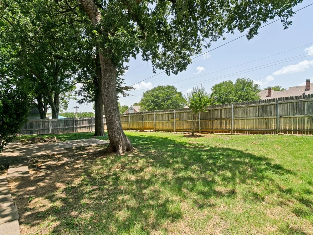 1706 Acorn Drive Euless, TX 76039