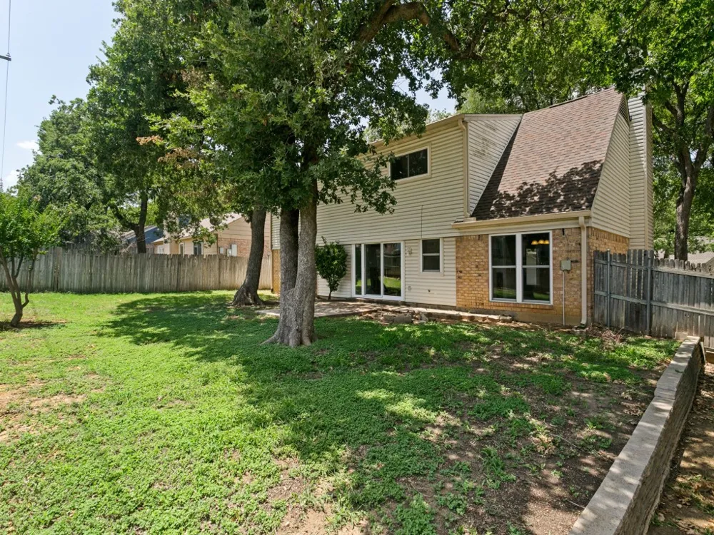 1706 Acorn Drive Euless, TX 76039