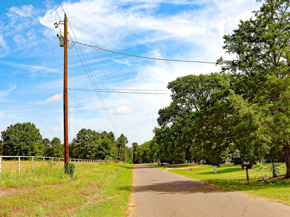 10375 County Road 338 Lindale, TX 75771