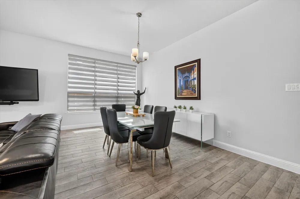 12728 Royal Oaks Lane Farmers Branch, TX 75234