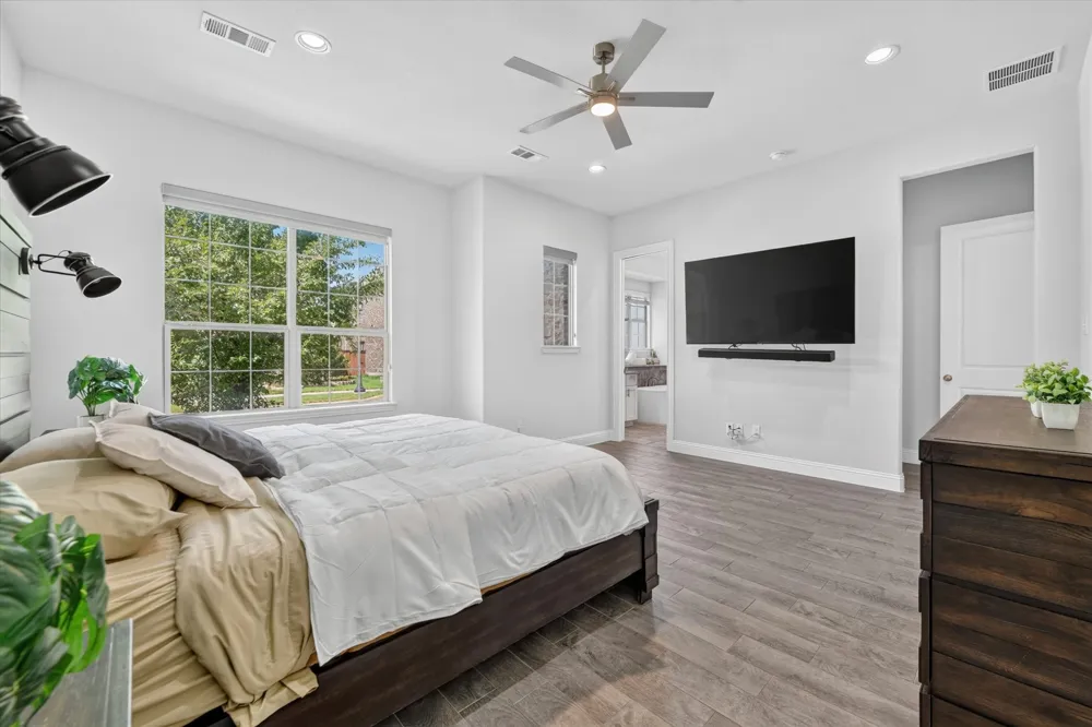 12728 Royal Oaks Lane Farmers Branch, TX 75234