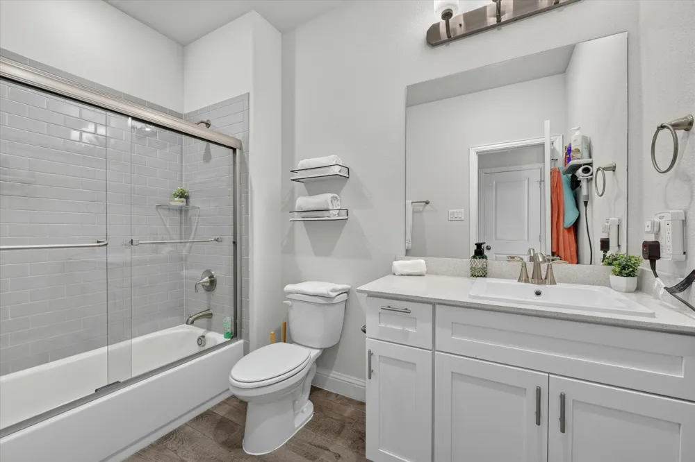 12728 Royal Oaks Lane Farmers Branch, TX 75234