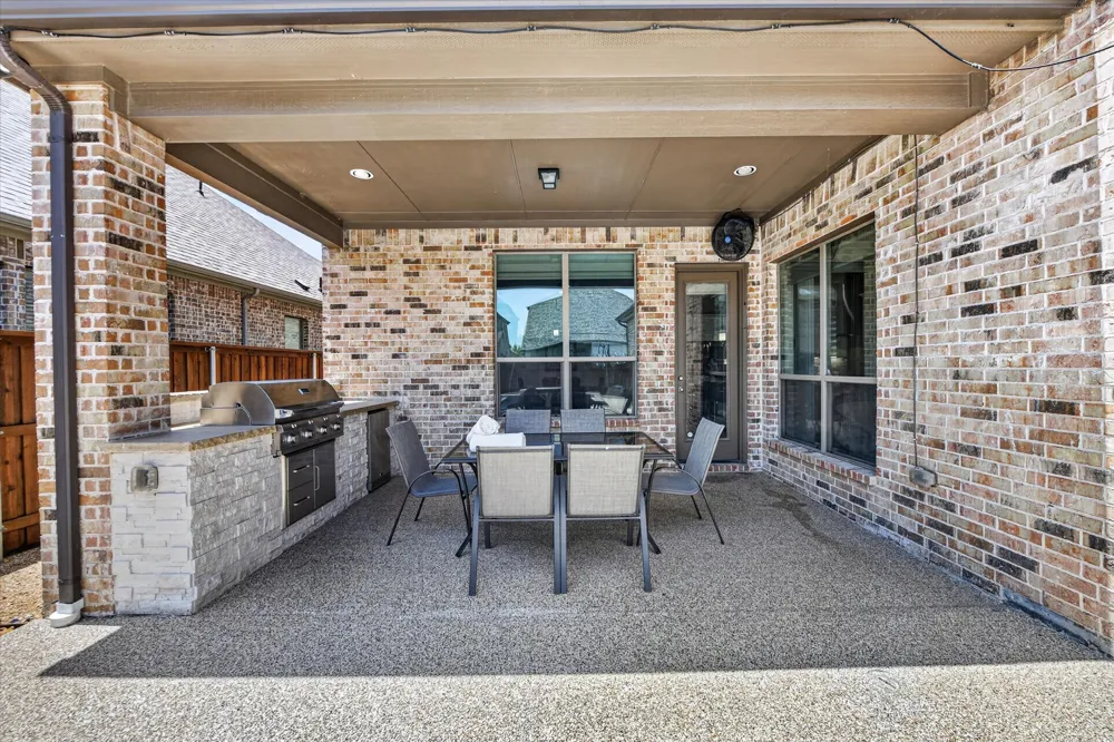 12728 Royal Oaks Lane Farmers Branch, TX 75234