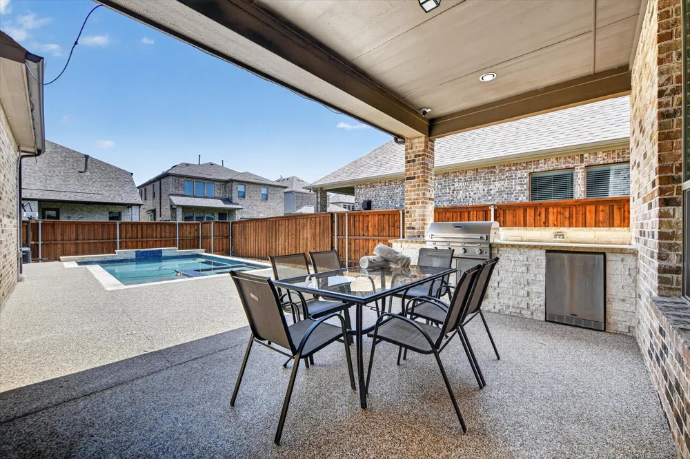 12728 Royal Oaks Lane Farmers Branch, TX 75234