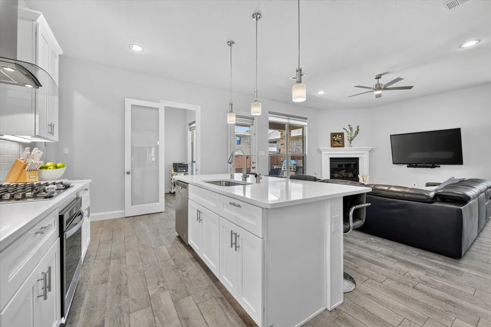12728 Royal Oaks Lane Farmers Branch, TX 75234