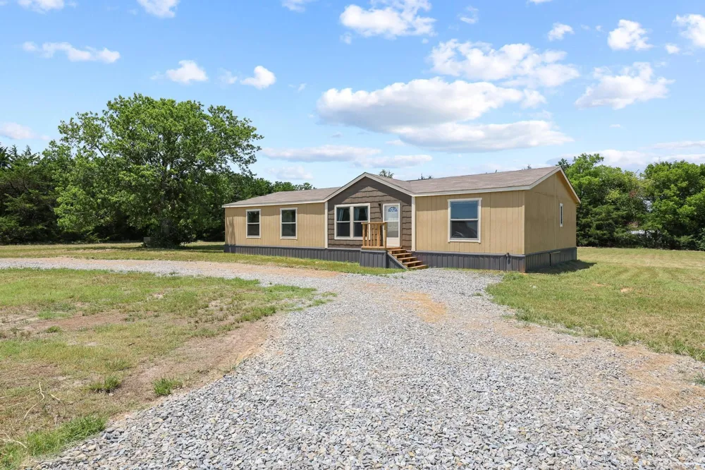 225 Hemby Way Bonham, TX 75418